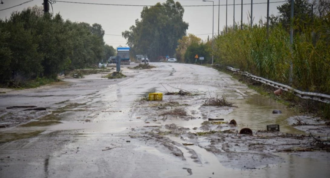 Καθίζηση μεγάλου βάθους στη Μεσογείων από την χθεσινή κακοκαιρία! (Βίντεο)